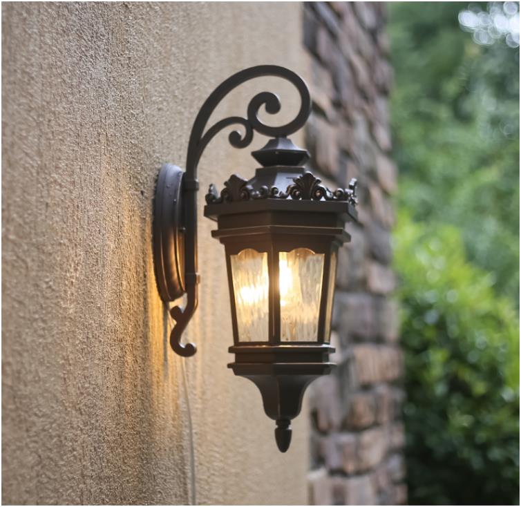 Mount scene Black Metal Outdoor Classical wall lights with Transparent Glass